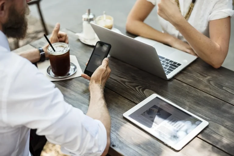 Care sunt riscurile reale când îți faci un business online fără stoc
