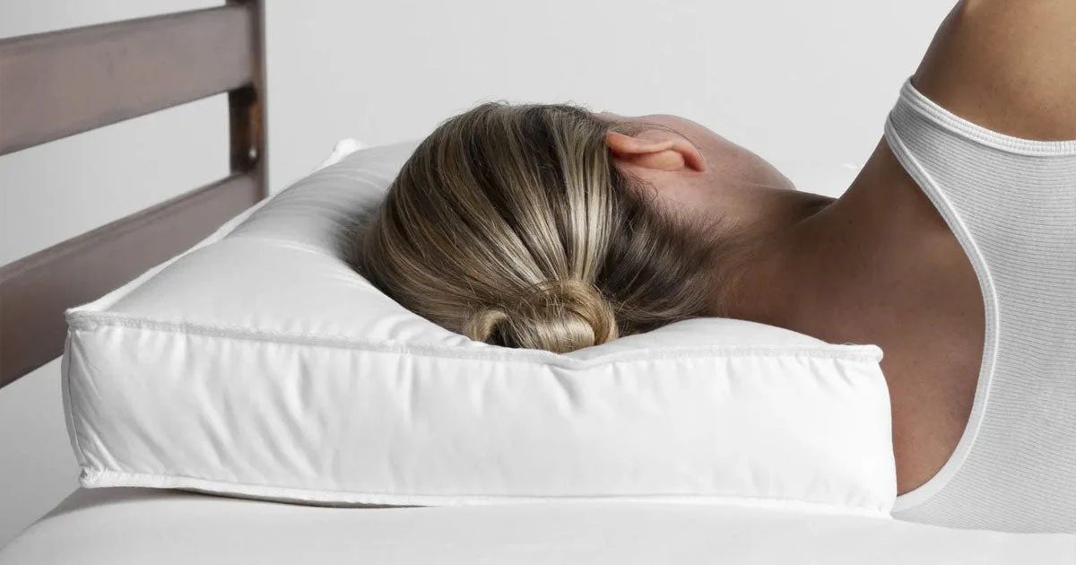 Cum alegi salteaua potrivită dacă dormi pe o parte și ai dureri de spate