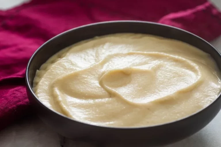 Cum prepari un piure de conopidă cremos fără smântână sau lapte